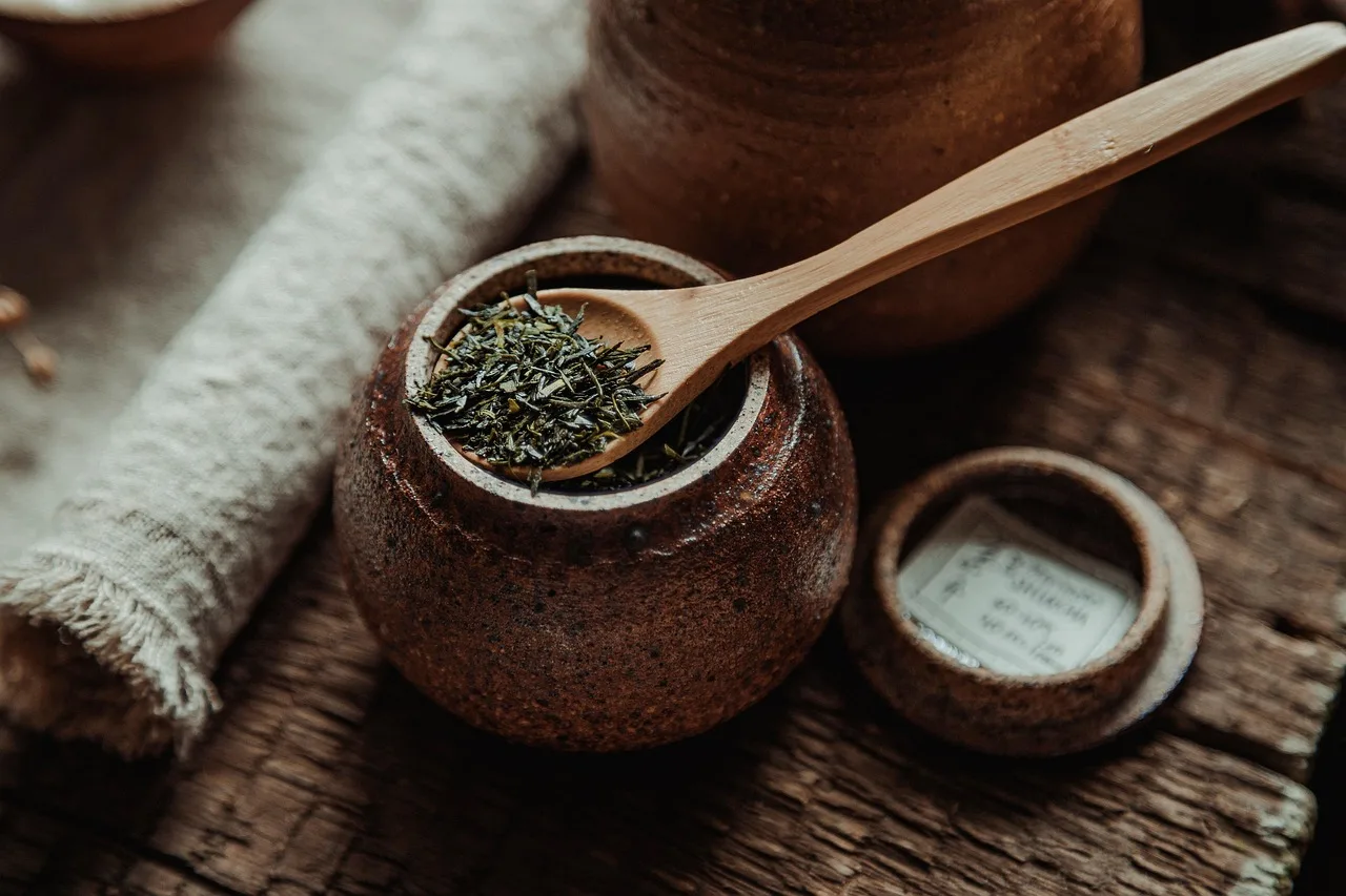 tea, tea leaf, tea jar, spoon, wooden spoon, jar, teatime, pottery, ceremony, tableware, ceramic, closeup, sencha, shincha, japan, japanese tea, kabusecha, tea, tea, tea, tea, tea. Brew the import identically: how to taste American tea brands fairly
