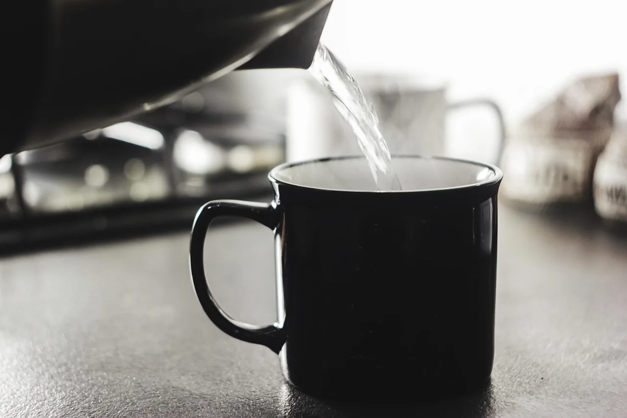 tea, cup, drink, teacup, tee, hot, kettle, pour, boiling water, tea cup, kitchen. Brewing Tea at Altitude in Denver: Temperature and Water